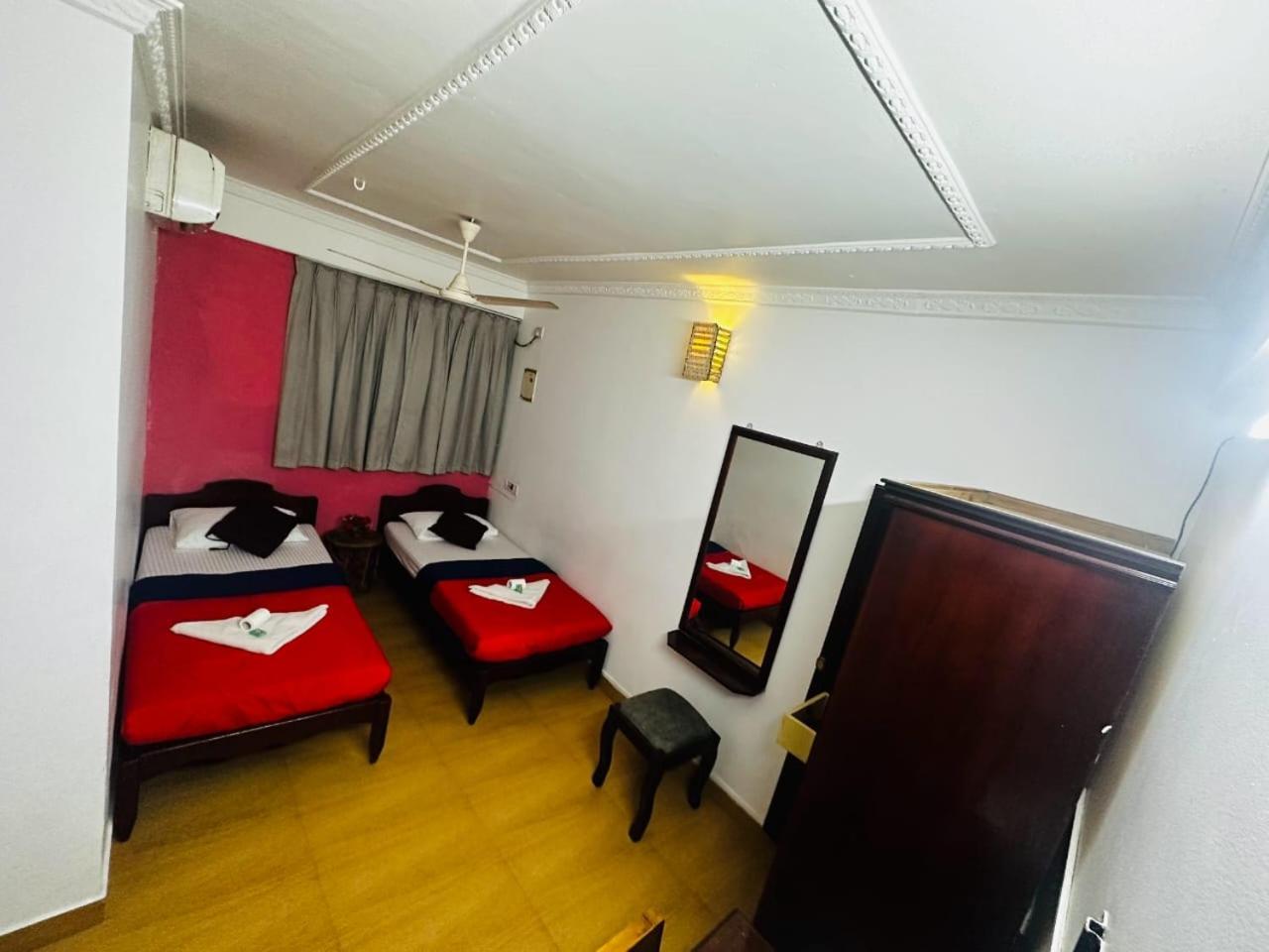 Xhostel Hostel Kochi Bagian luar foto